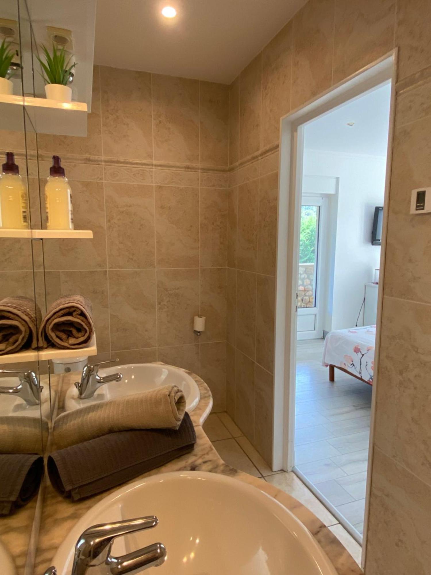 Domaine Les Buis Bed and Breakfast Saint-Fortunat-sur-Eyrieux Eksteriør billede