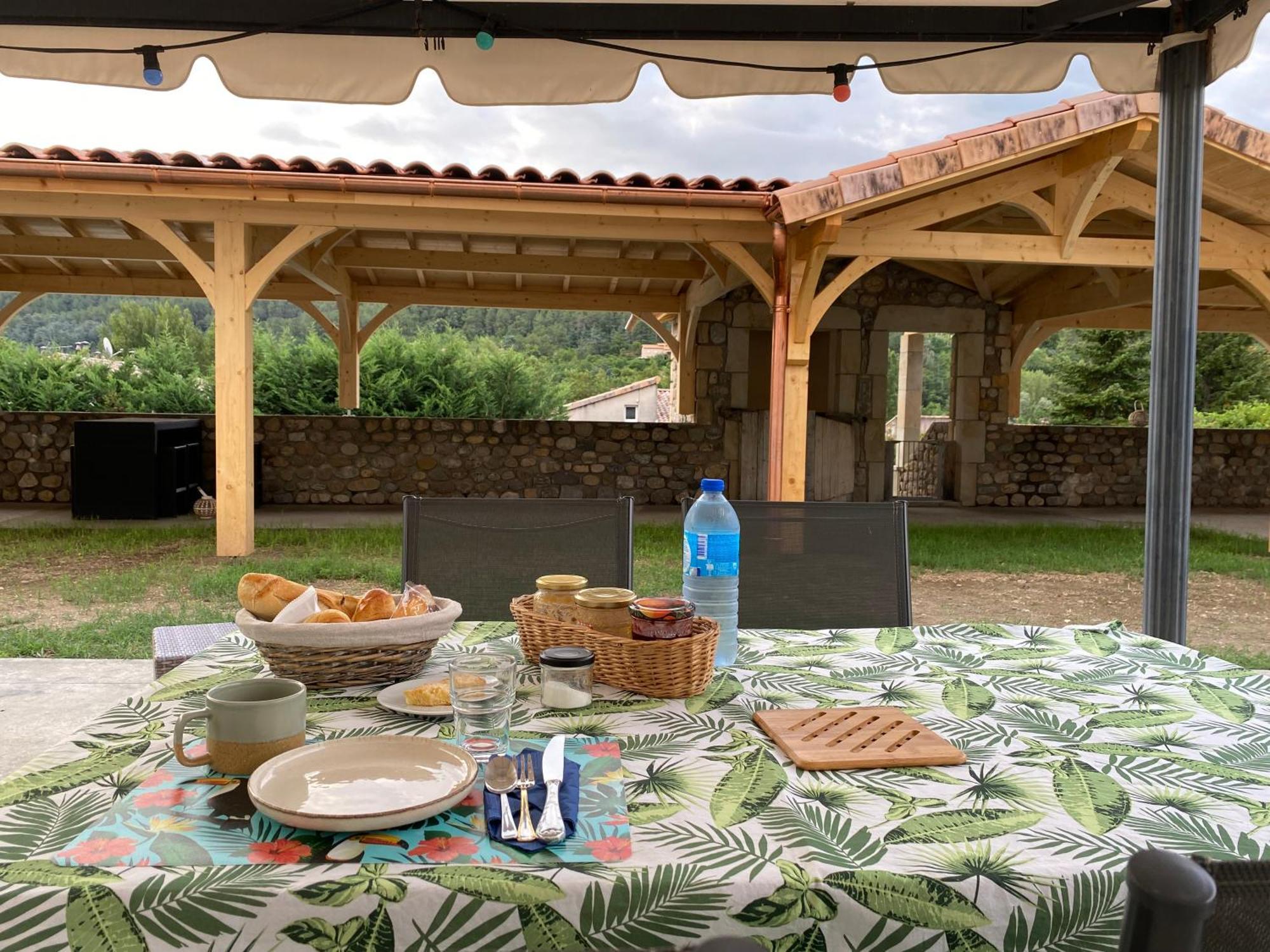 Domaine Les Buis Bed and Breakfast Saint-Fortunat-sur-Eyrieux Eksteriør billede